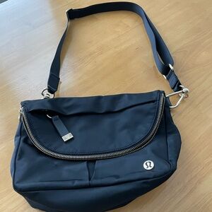 lululemon All Night Festival Crossbody Bag 5L in Black